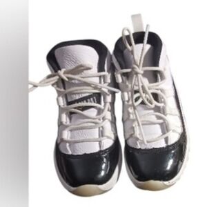 Air Jordan Retro 11 White-Black Patent Youth Size 10C